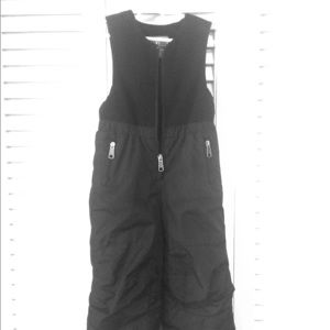 2T white Sierra black snowpants